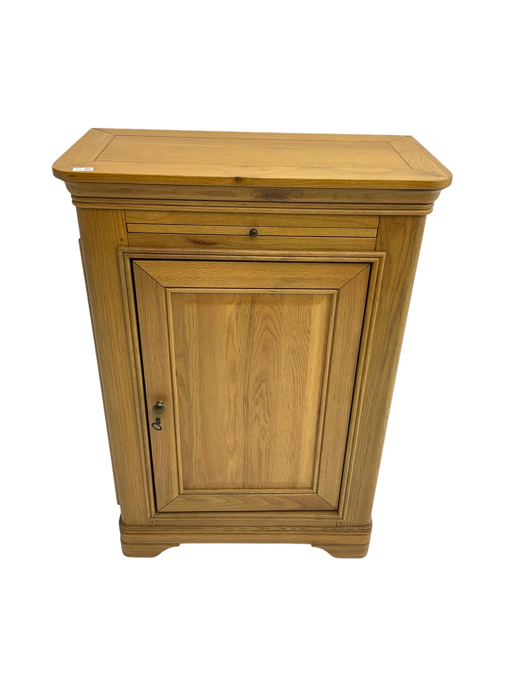 Light oak drinks cocktail slide over single revolving door