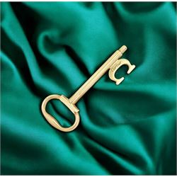 Cartier 9ct gold key pendant, London 1978