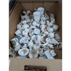 Collection of crested ware including Arcadian, Grafton, Shelley, Gemma, etc