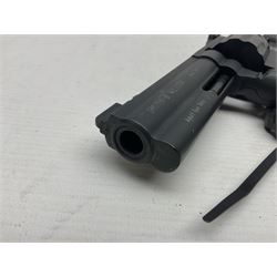 Umarex Smith and Wesson model 586-4 .177 air pistol serial no.S074938959 with circular 10-shot magazine L29cm  NB: AGE RESTRICTIONS APPLY TO THE PURCHASE OF AIR WEAPONS.