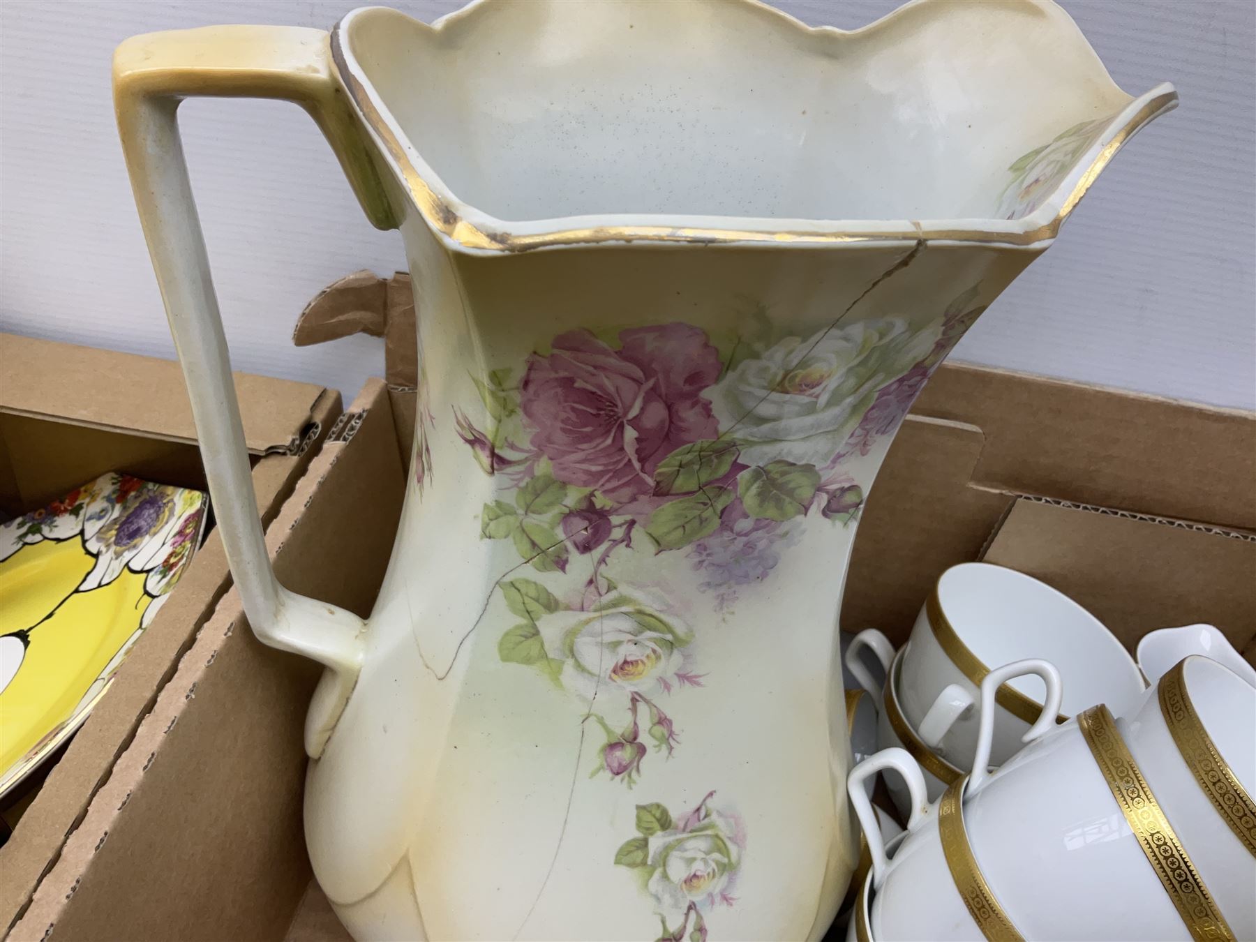 Quantity of Victorian and later ceramics to include Vohenstrauss Bavaria Johann Seltmann tea and dinner wares, pair of Lichte GDR lidded vases, Fapodel lidded vase etc