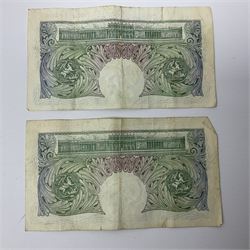 Banknotes including four Bank of England O'Brien one pound notes 'Y52J', 'T44J', 'T92J' and 'S23J', various ten shillings, two Somerset ten pounds 'CU20' and 'AW12', Page one pound notes, Bank of Scotland and other Scottish one pound notes etc