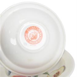 Portmeirion Botanic Garden pattern, including soup tureen and ladle, spice jars, flan dish, mixing bowls of various sizes etc