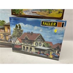 'N' gauge trackside accessories - seven Faller buildings and bridges etc Nos.N212113, N222121, N222583, N222174, N222128, Z282730 & Z282707; two others by Vollmer Nos.N7657 & N7724; four boxes of Gaugemaster Ballasted Underlay; grit and Foliage Clusters