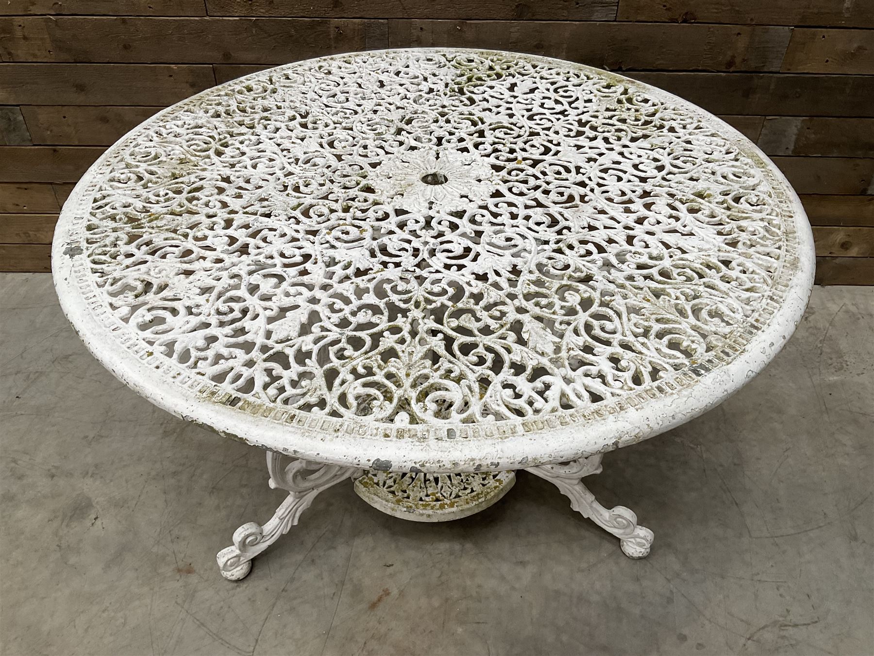 Victorian design cast aluminium circular garden table (D109cm, H72cm) and six armchairs 