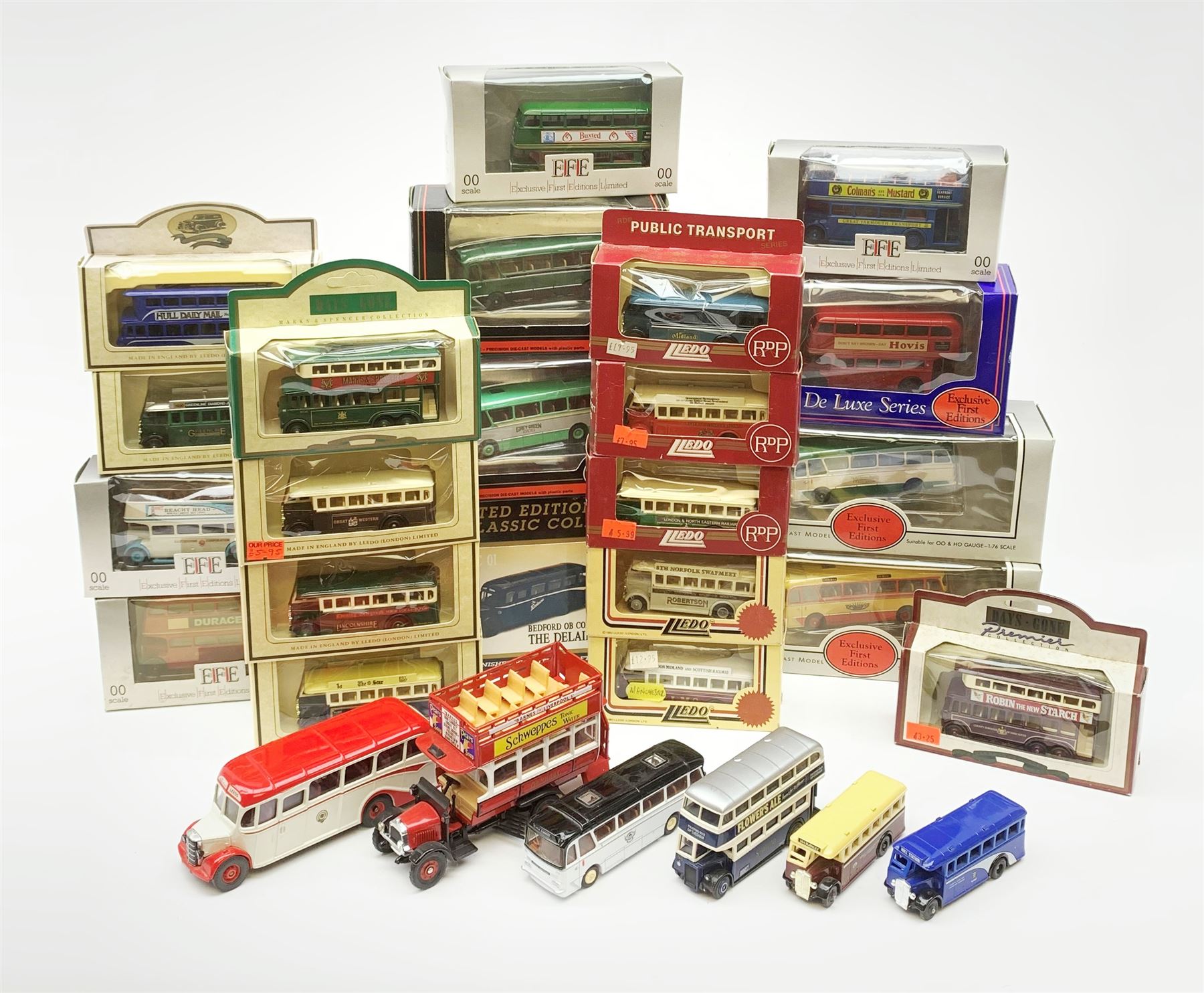 Various makers - twenty-eight die-cast models of buses by EFE (Exclusive First Editions), Lledo, Days Gone etc including GB Models limited edition Bedford OB Coach No.45/1000 with certificate; most boxed but six unboxed (28)
