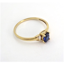 Single stone sapphire gold ring stamped 9ct
