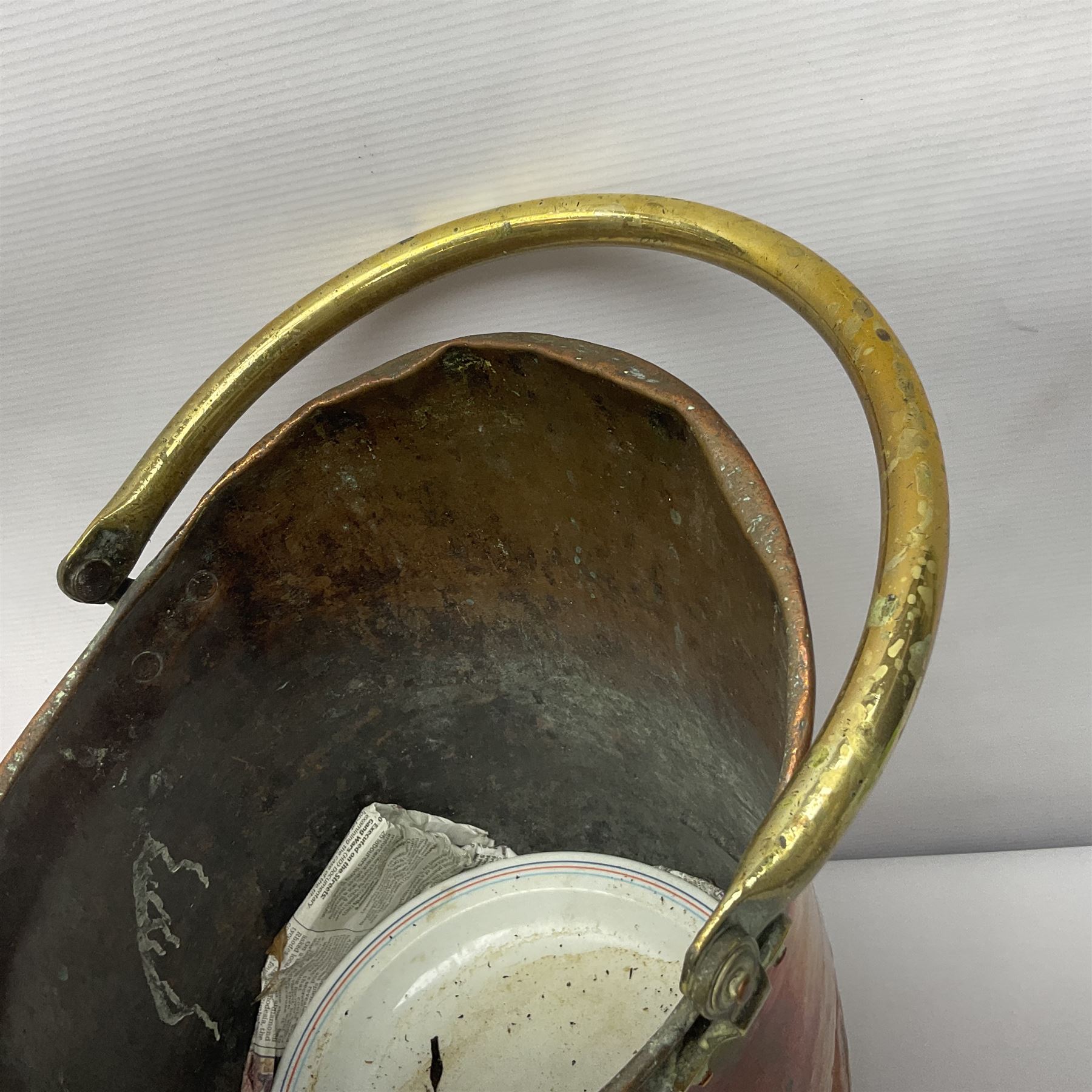 20th century brass carriage lantern, with six glass panels and eagle finial, together with a copper coal scuttle and hammered copper vase, lantern H77cm