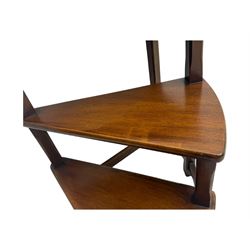 Georgian design set of mahogany library steps, three spiral treads with square chamfered supports surmounted by urn finial