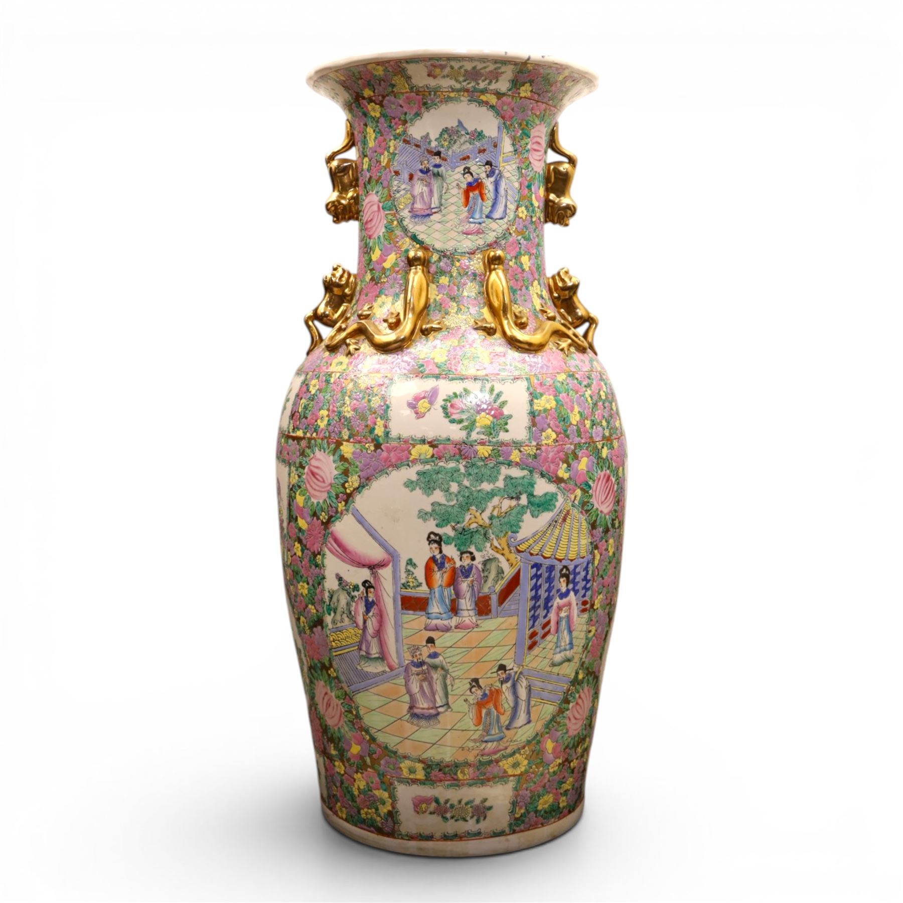 Chinese canton famille rose floor standing vase, decoration with panels depicting court scenes, surrounded by birds and flowers, with applied gilded Fo dogs and salamanders, H94cm