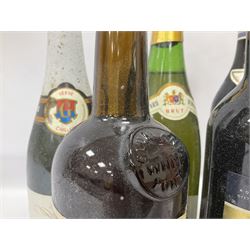 Vintage bottle of Martini Ross 14.7%, 75cl, Monte Christo Cream Sherry, Clubland White Port, wine etc (8)