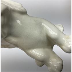 Beswick figures to include, english setter 'Bayldone Baronet', model no 973, collie, model no 1791, sheepdog, model no 1792, black labrador, model no 1548, Irish red setter, model no 966, Connoisseur Beagle on a wooden plinth 1933B, frog in cream matt, model no 368, etc 