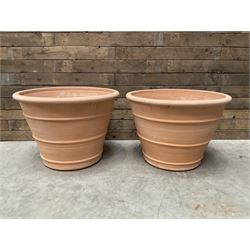 Pair terracotta planters