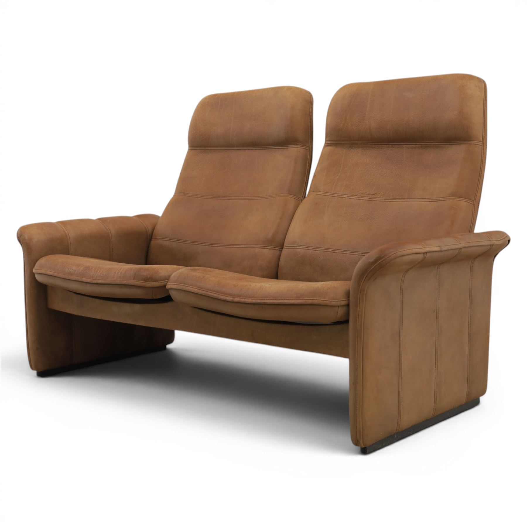 De Sede - mid-20th Century DS-50 two seat sofa, upholstered in tan leather 