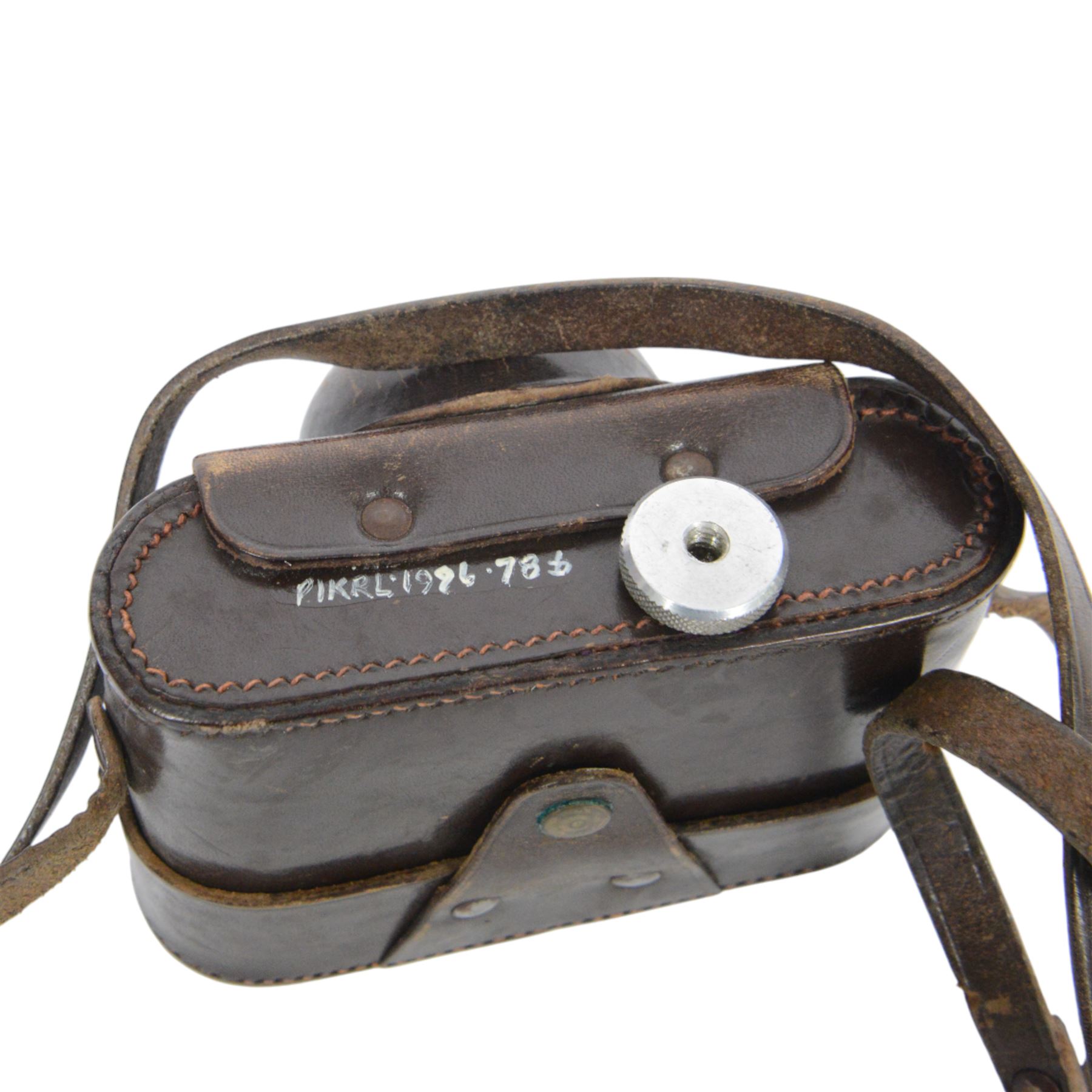 Futura Kamerawerk 35mm rangefinder camera, with Future Freiberg Evar 1:2.0/50 serial no. 36192, in brown leather carrycase