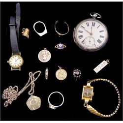 9ct gold stone set cluster ring, Victorian silver pocket watch by William Hickman, London 1885, Gigandet ladies 18ct gold wristwatch on leather strap, 9ct gold jewellery oddments, silver jewellery etc