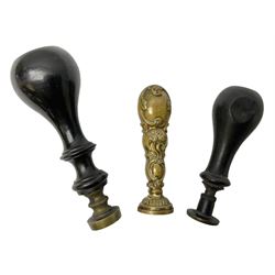 Group of three 19th/early 20th century wax seals, comprising two turned wood examples and an ornate gilt brass example, longest L8.5cm