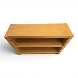 Contemporary Oak small bookcase, adjustable shelving