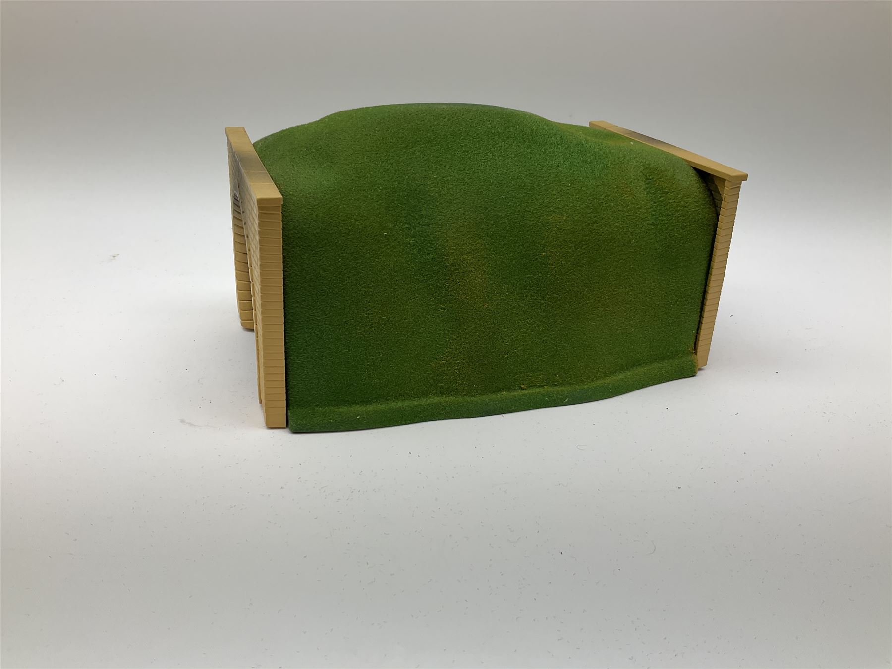 Hornby Dublo - two 5091 Single Track tunnels, both boxed; matching large Double Track tunnel; and pre-war wood and card long tunnel, both unboxed (4)