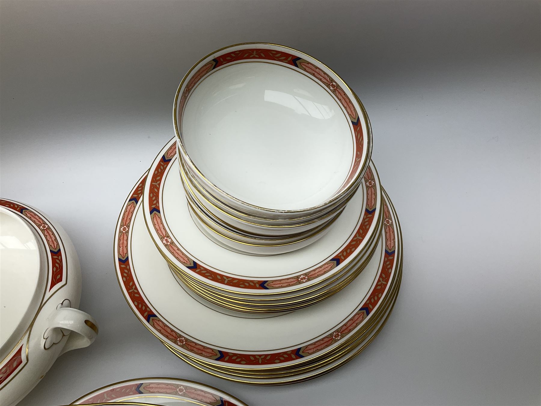 Royal Worcester Beaufort pattern tea and dinner wares, including seven dinner plates, eight side plates, thirteen dessert plates, six bowls, eight soup bowls, sauce boat on stand, cake plate, covered tureen, coffee pot, milk jug etc (51) 