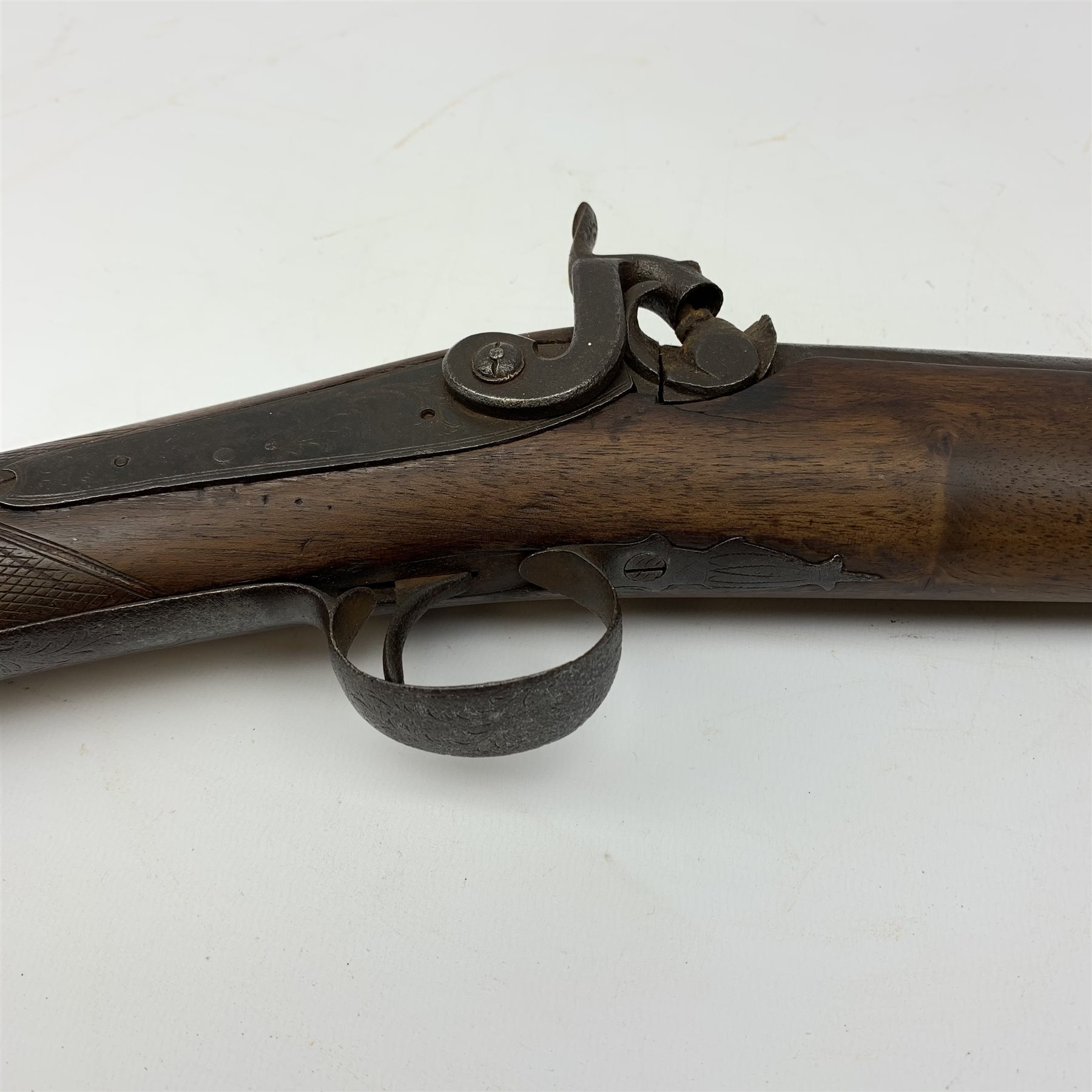 19th century percussion fowling gun, the walnut stock with chequered fore-end, chased trigger guard and action marked Heard Devonport, 94cm barrel inscribed William Smith Murcott with under barrel ram rod 137cm overall