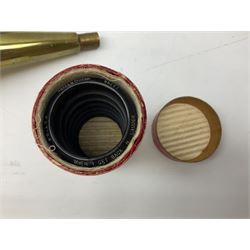 Edison Gem wind up phonograph, serial number 255655, with horn and eight cylinders, H21cm