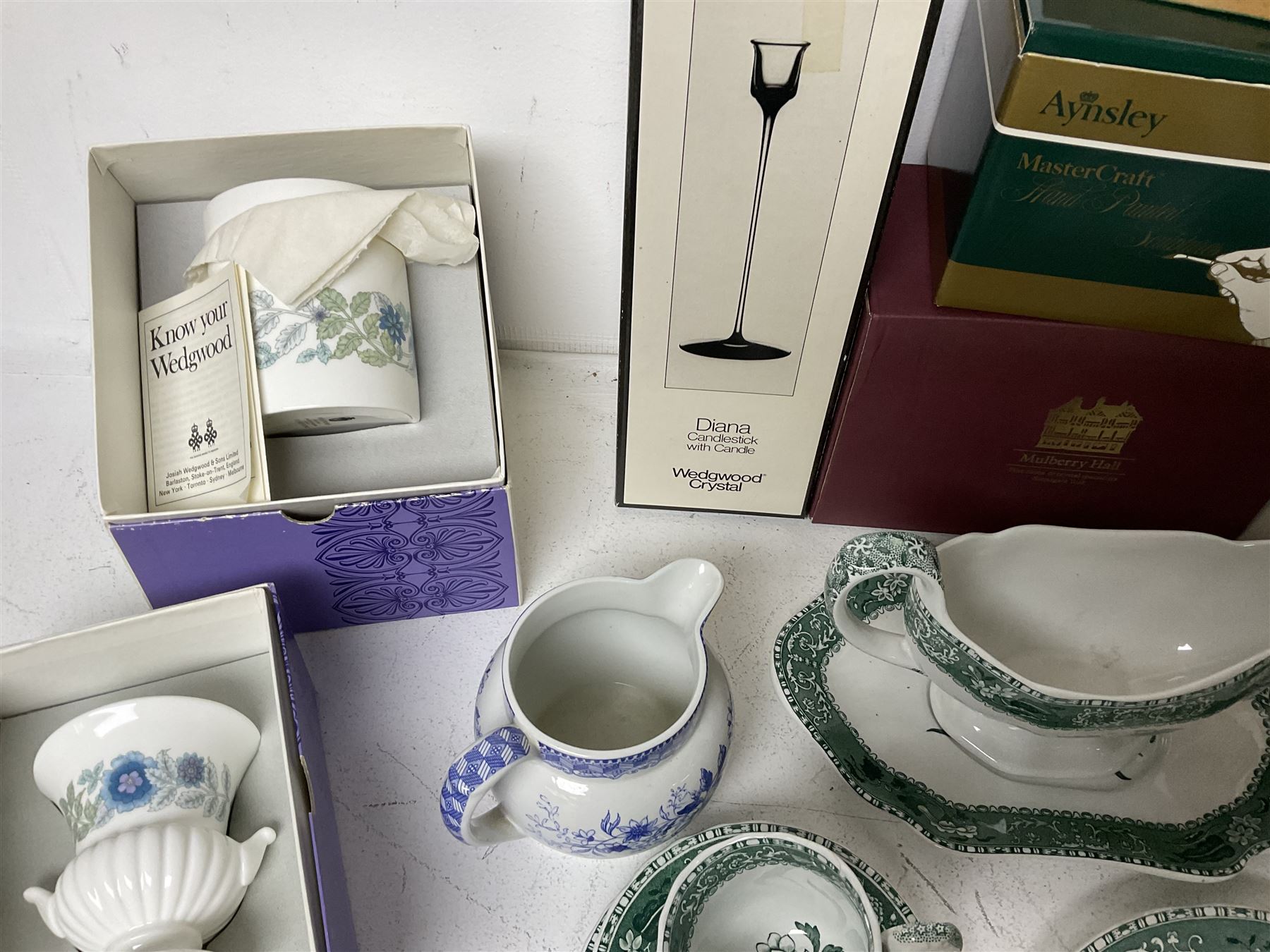 Spode Green Camilla pattern ceramics, together with a Wedgwood Etruscan Dance trinket box, Aynsley Mouse Trap figure, Coalport thatched cottage and a collection of other Wedgwood ceramics, some with boxes