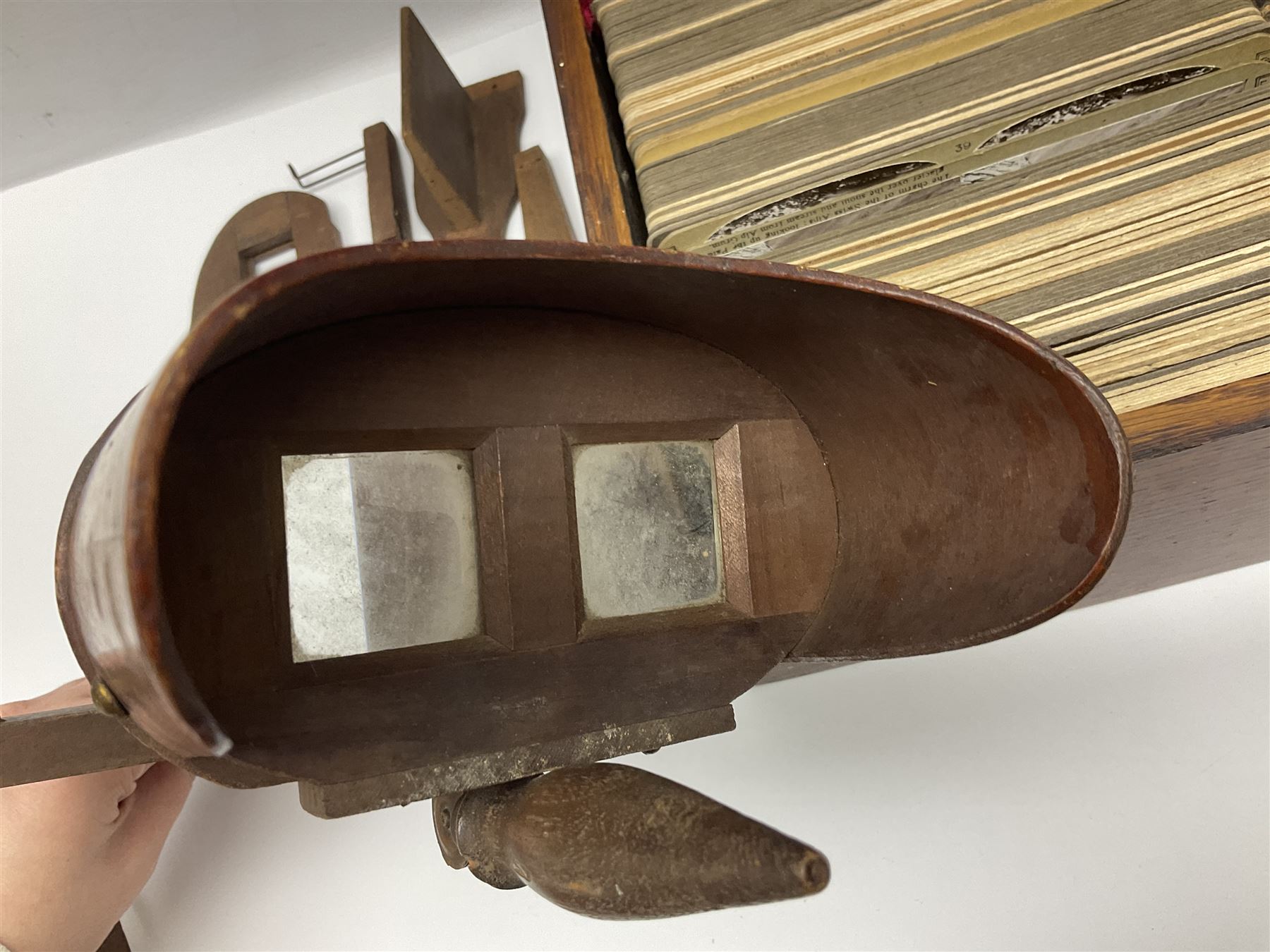 Underwood & Underwood sun sculpture stereoscope viewer, together with three other stereoscope viewer, and box of stereoscopic views by Realistic Travels 