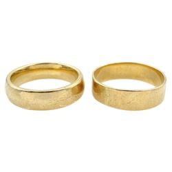 Two 9ct gold wedding bands, both hallmarked  