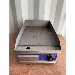 Commercial electric griddle hotplate flat grill - THIS LOT IS TO BE COLLECTED BY APPOINTMENT FROM DUGGLEBY STORAGE, GREAT HILL, EASTFIELD, SCARBOROUGH, YO11 3TX