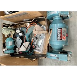 A quantity of power tools including a Bosch GWS 20-230 grinder a Clarke bench grinder and several others 