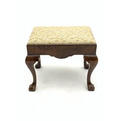 20th century Georgian style walnut dressing table stool, shaped frieze panels, cabriole supports with carved feet