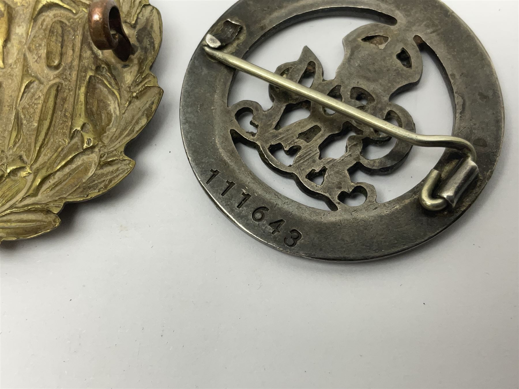 WWI J. Hudson & Co. Birmingham trench whistle dated 1916; WWI British War Medal awarded to 117363 Gnr. N.L. Wright R.A.; Services Rendered badge No.111643; RAF & RFC cap badges etc