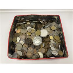 Great British and World coins, including approximately 65 grams of Great British pre 1947 silver coins, pre-decimal pennies and other denominations, Malaysia 1976 fifteen riggit and twenty-five riggit silver coins, pre-Euro coinage etc