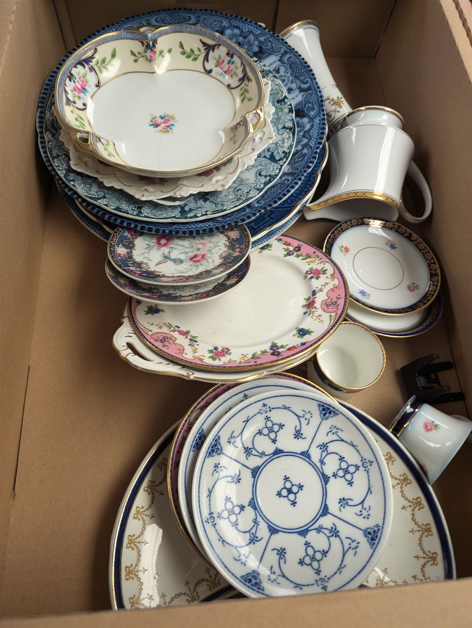 Noritake Windsor pattern dinner wares, Wedgwood Jasperware vase, Royal Doulton Harlow pattern soup bowls and tureens and other ceramics, in six boxes 