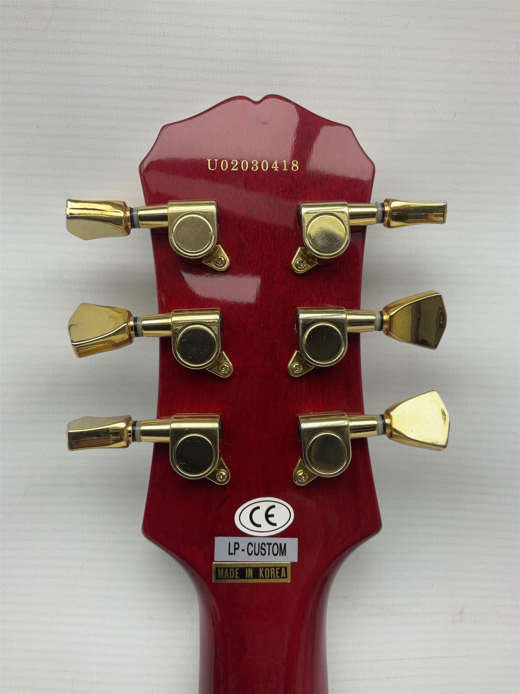 Epiphone Gibson Les Paul electric guitar c2004 with red sunburst finish, serial no.U02030418; L100cm; in fitted hard case