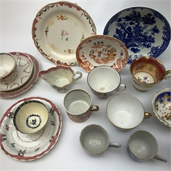 A collection of eighteenth century and later porcelain, to include a number of Newhall teabowls and saucers, a blue and white Worcester dish with crescent mark beneath (a/f), Liverpool teabowl (a/f), Coalport teacup, etc. (items a/f, for restoration). 