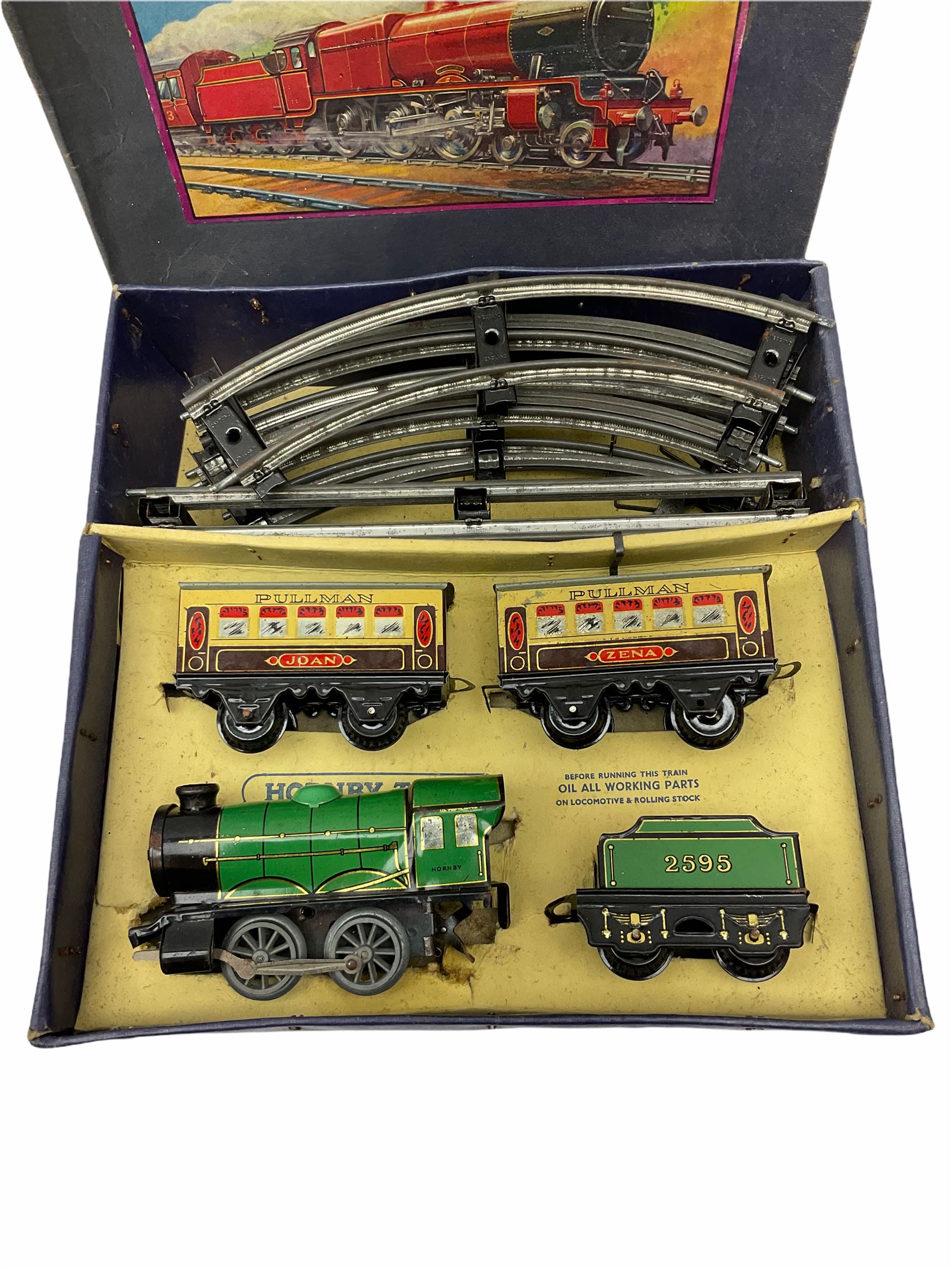 Hornby '0' gauge - MO clockwork Passenger Set with 0-4-0 tender