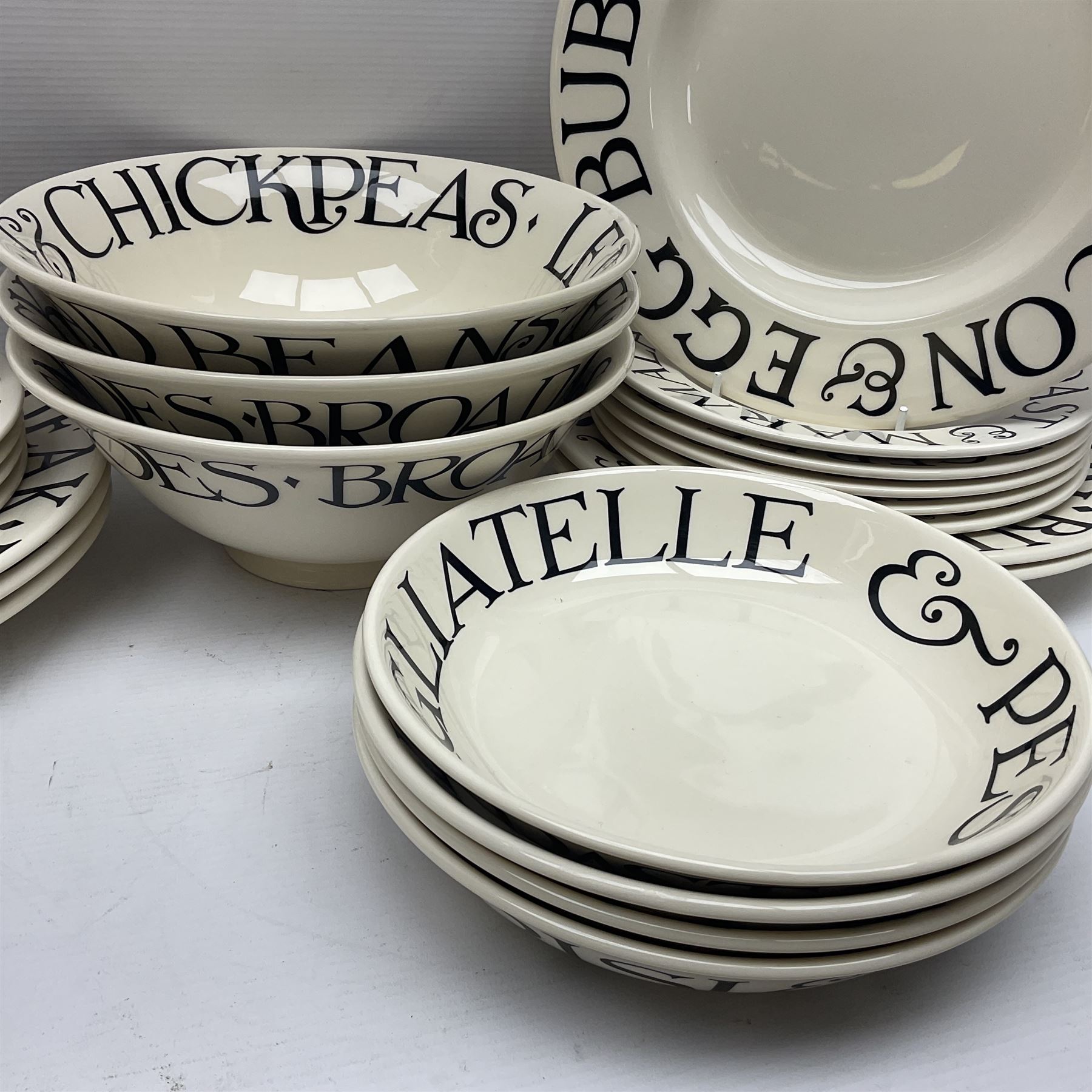 Emma Bridgewater part dinner service in Black Toast pattern, including six dinner plates, eight pasta plates in two sizes, ten side plates etc (31)