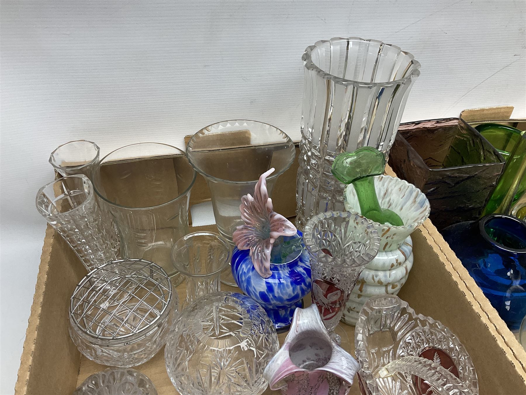 Large collection of glassware to include Schweppes soda syphon, Murano, vases, drinking glasses, coloured glass, cranberry etc in seven boxes