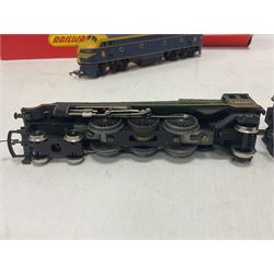 Hornby/Tri-Ang ‘00’ gauge - nine locomotives to include Britannia Class ‘Britannia’ 4-6-2 no.70000 in BR green; Class M7 4-4-0 Tank no.30027 in BR black; Princess Class ‘Princess Victoria’ 4-6-2 no.46205 in BR black; in original boxes; further loose models Princess Class ‘Princess Elizabeth’ 4-6-2 no.46201 in BR green; Class 3F 0-6-0 tank no.7606 in LMS crimson; TR double ended diesel locomotive; three further tank locomotives and one loose tender (10) 