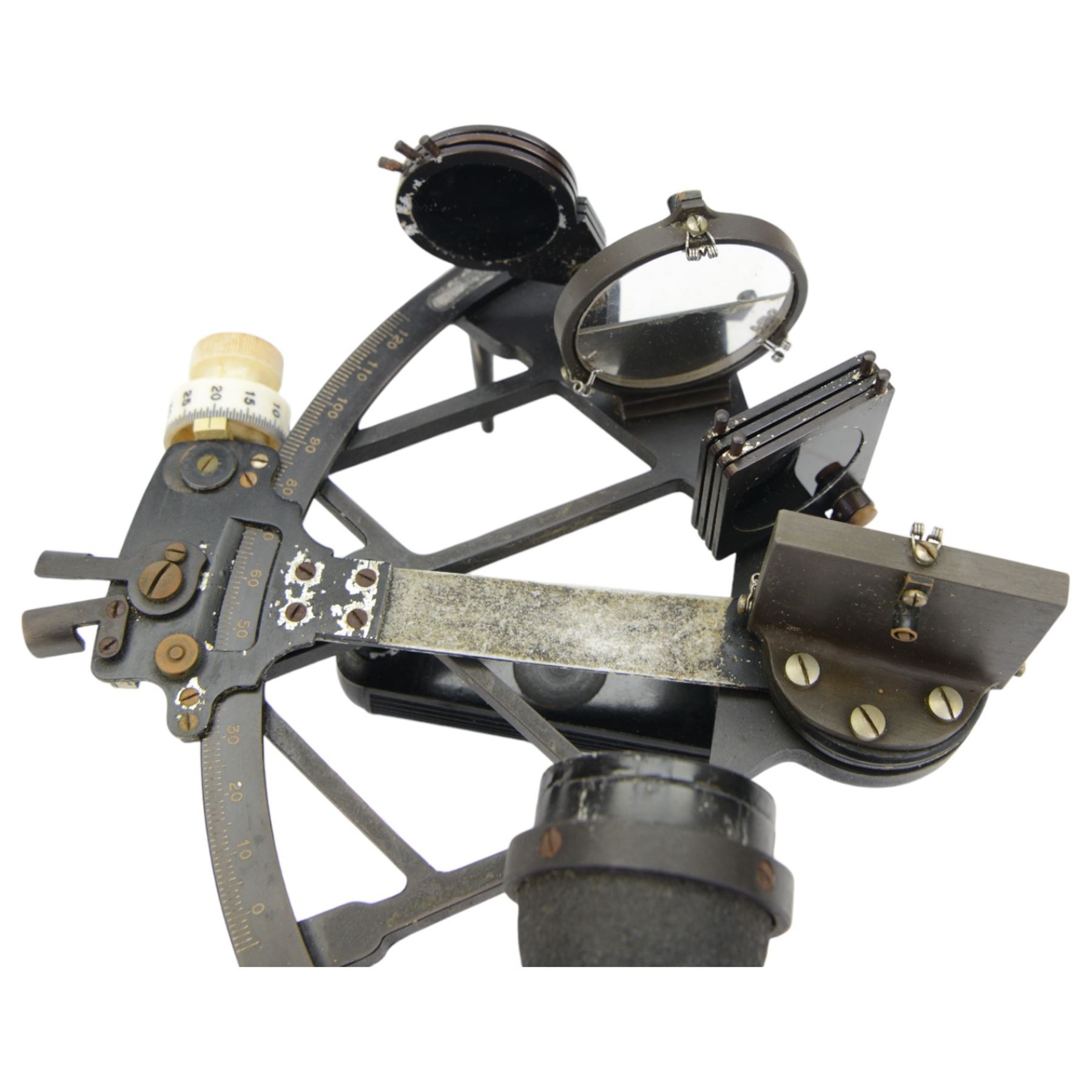 1940s Husun Plath sextant no. 25783 in black finish, contained in fitted wooden case with service label dated 1945