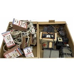 Quantity of model railway power units and other controllers including boxed Gaugemaster Model 100M; two H&M Clippers; Tri-ang P5-5 etc