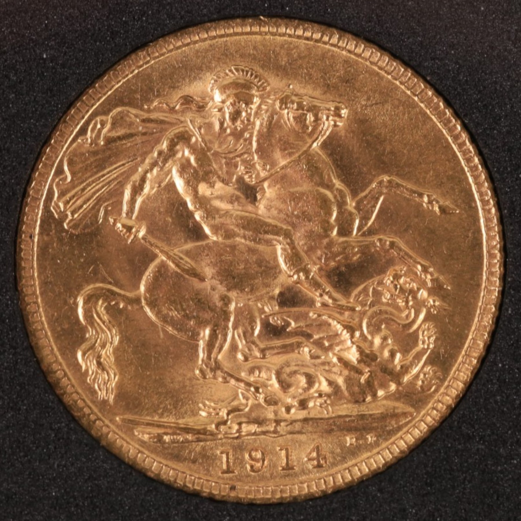 King George V 1914 gold full sovereign coin, in London Mint Office case