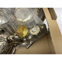 Quantity of silver plate to include cased silver plated fish knife and fork with hallmarked silver ferrules, teapots, etc