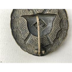 WW2 German General Assault badge and a Wound badge (2)