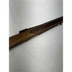 SECTION 1 FIRE-ARMS CERTIFICATE REQUIRED- Sako 85S .243 bolt action rifle, serial no; A77562, L101cm overall 