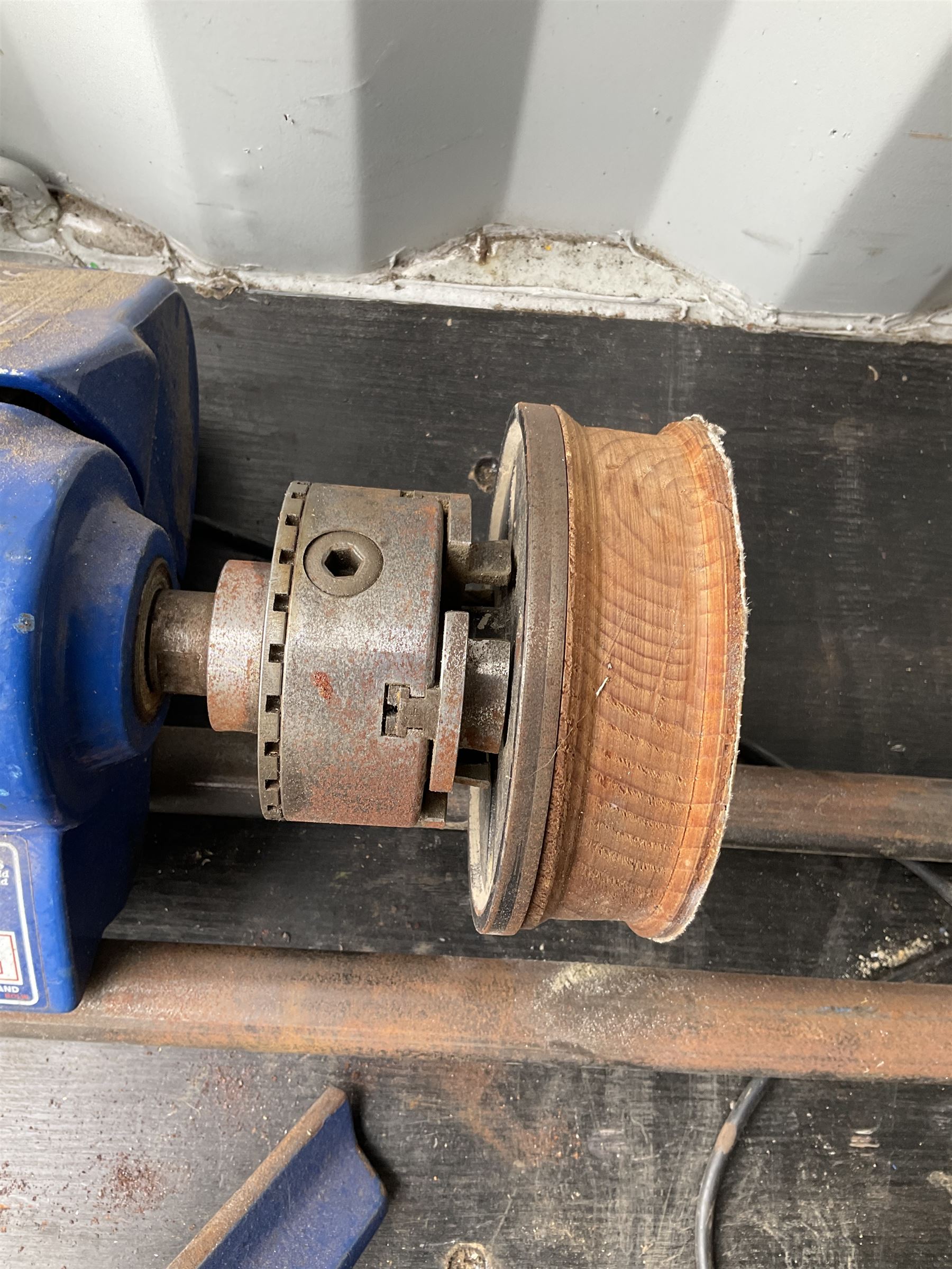 Record DML 24X wood turning lathe - THIS LOT IS TO BE COLLECTED BY APPOINTMENT FROM DUGGLEBY STORAGE, GREAT HILL, EASTFIELD, SCARBOROUGH, YO11 3TX