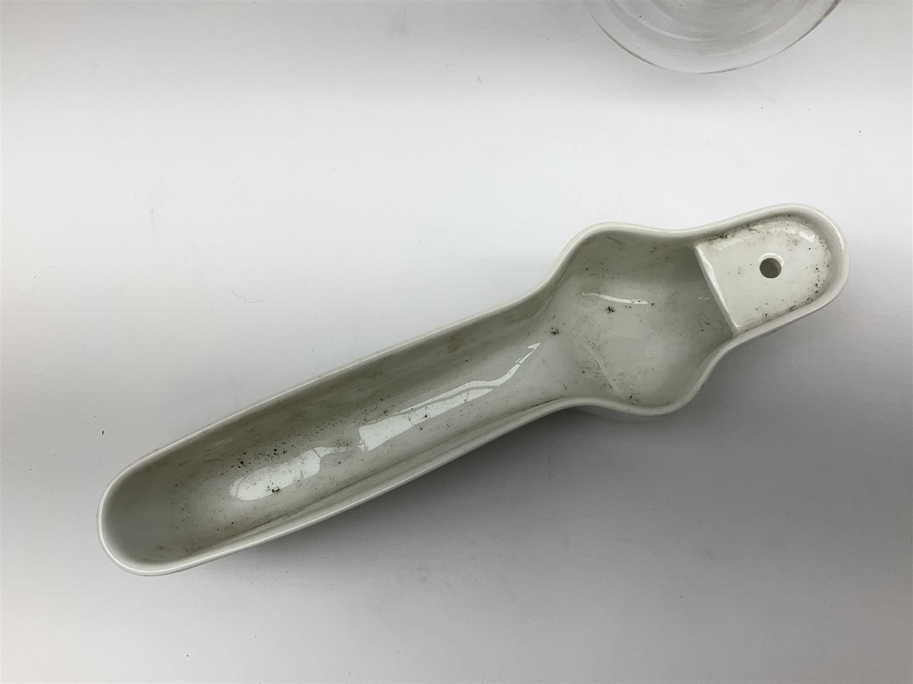 Quantity of laboratory and physics glassware including 'Guinea and Feather' equipment; boxed Latent Heat apparatus; Maltese Cross tube; atmospheric air pressure indicator flask; electroscope discharge tubes etc