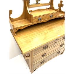 Late Victorian satin walnut dressing chest, fitted with two short and two long drawer, swing mirror